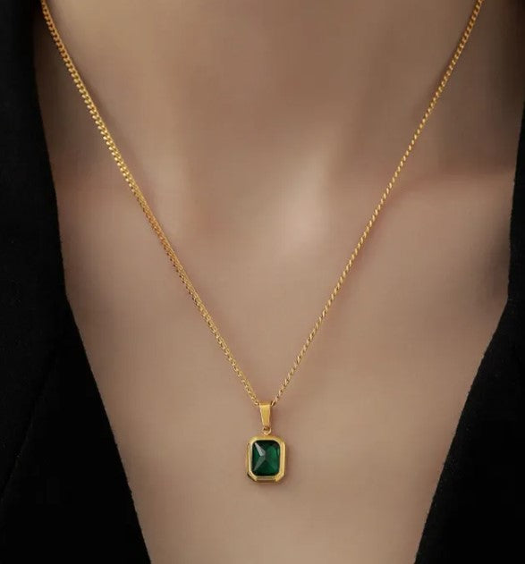Emerald Stone Pendant Necklace