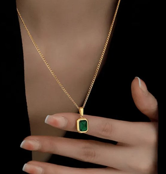 Emerald Stone Pendant Necklace